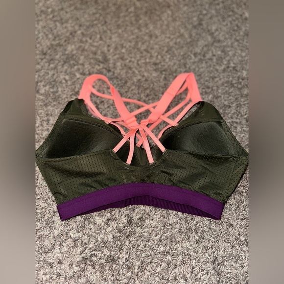 VICTORIA'S SECRET SPORT Racerback Sports Bra Size 32D - Picture 5 of 9